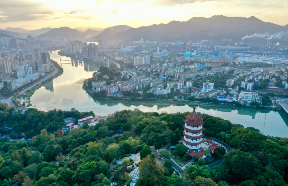 闽韵新篇，福建——传统与现代的交汇之地