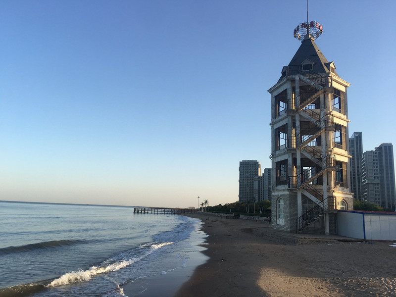 秦皇岛夏日记忆，友情与陪伴的温馨篇章